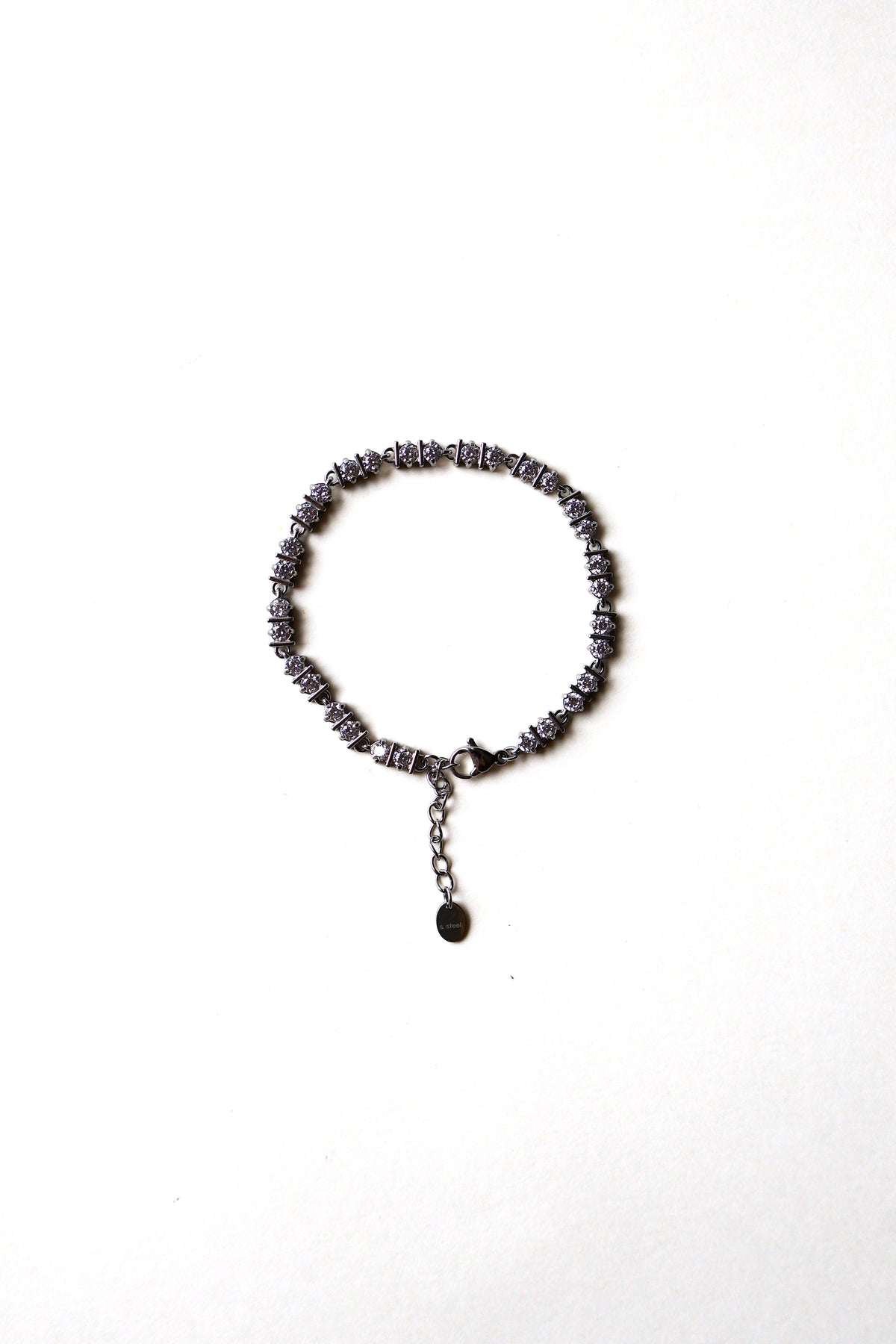bracelet rosalie argenté à zircons avec chaîne de réglage