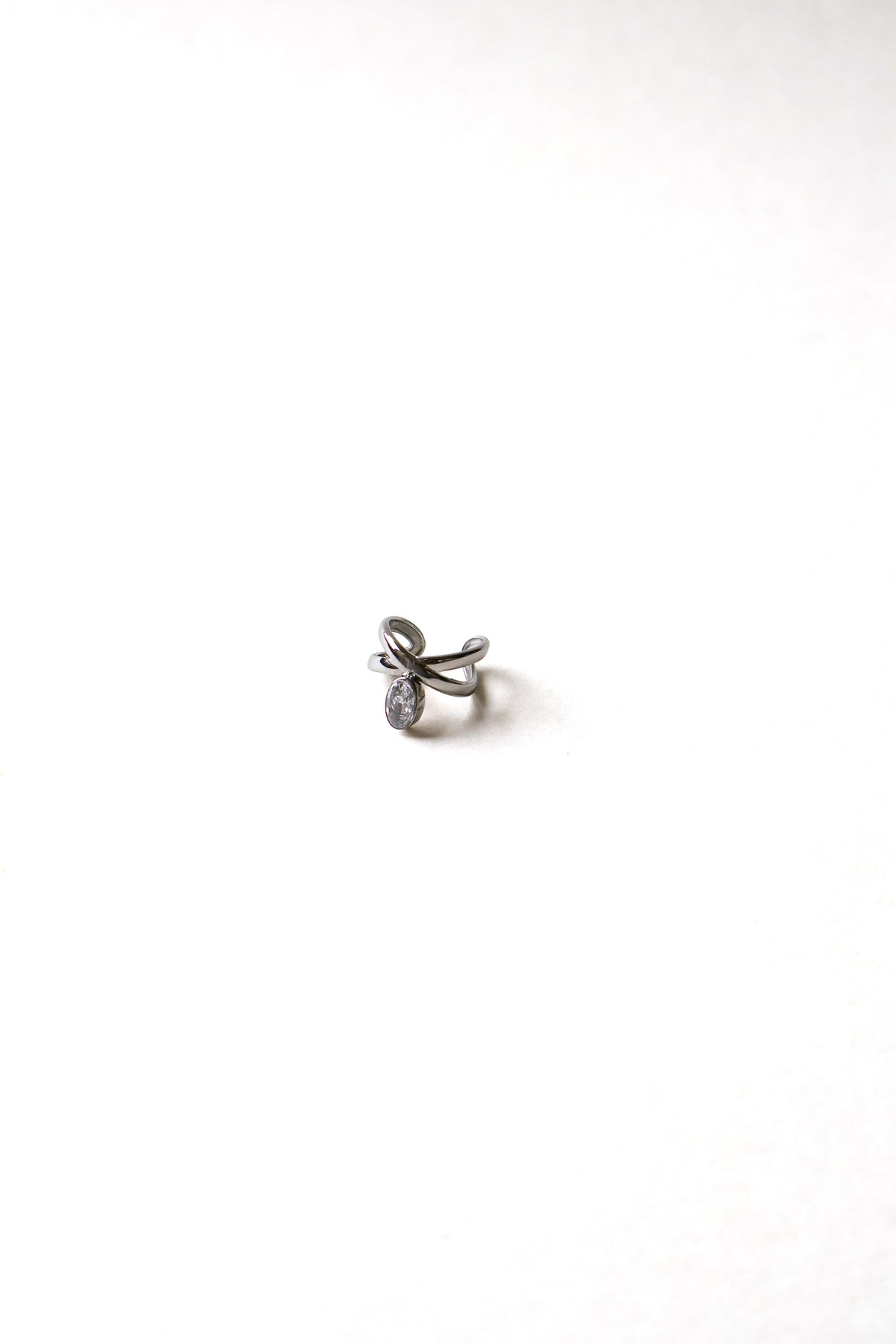 earcuff mimi, acier inoxydable argenté à lignes croisées et zircon